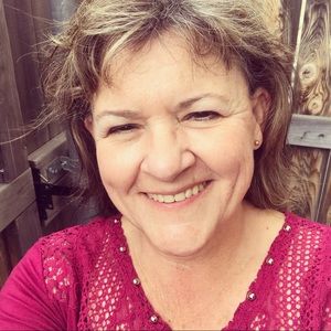 Meet your Posher, Janera